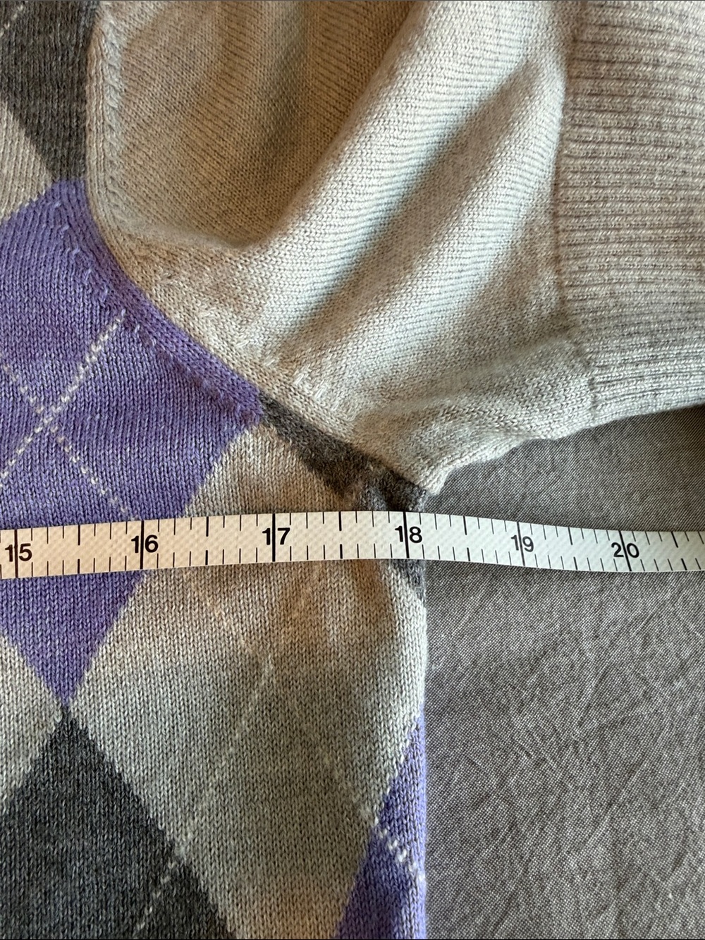 Banana Republic Gray & Lavender Argyle Crewneck Shortsleeved Merino Wool Sweater - Picture 4 of 10